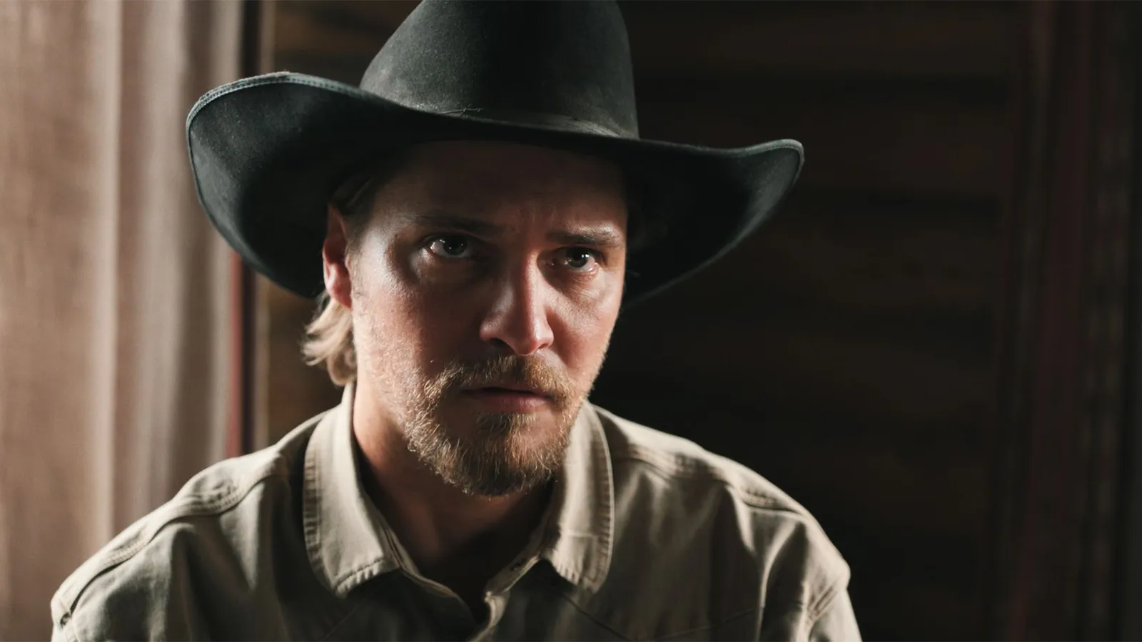 Luke Grimes Yellowstone qahramonining Taylor Sheridan spin-offidagi qaytishi haqida ehtiyotkor fikr bildirdi