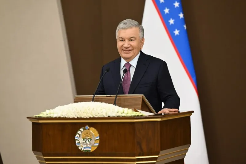 Prezidentimiz ekranda ulug‘ ajdodlarimiz bilan birga bugun yonimizda yashayotgan insonlar ham o‘zining haqqoniy qiyofasini topishi kerakligini ta’kidladi